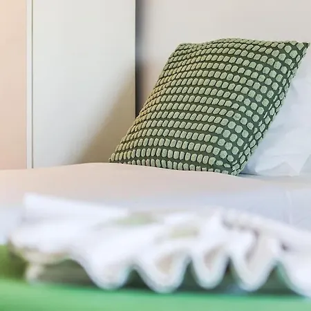 Portucale ! Caparica Pool * Charneca (Setubal)