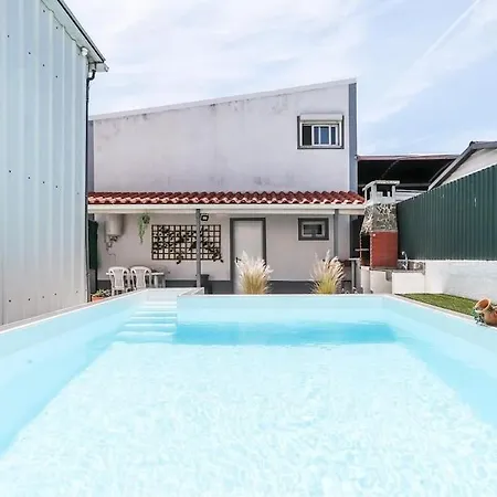 Portucale ! Caparica Pool Casa de Férias