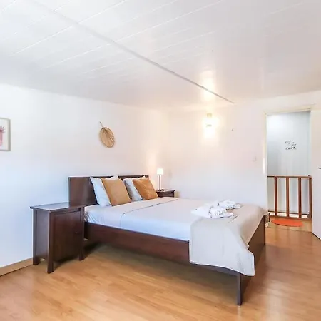 Portucale ! Caparica Pool Casa de Férias *