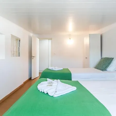 Portucale ! Caparica Pool *